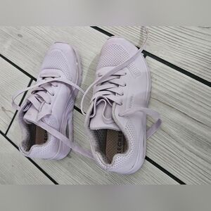 lavender girls size 1 uno skechers tennis shoes